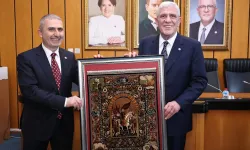 İYİ Parti Kocaeli'den Genel Başkan Dervişoğlu'na anlamlı hediye