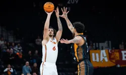 TOFAŞ, milli basketbolcu Sadık Emir Kabaca'yı kadrosuna kattı