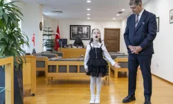 4 yaşından beri İstiklal Marşı'nı ezbere okuyor