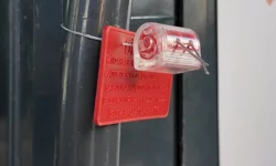 Çayırova Zabıtası'ndan halk sağlığını hiçe sayan işletmeye mühür