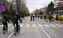 Eskişehir'de 'Arabasız Pazar' yoğun ilgi gördü