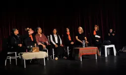 İzmir Bornova'da kadınların hikâyeleriyle sahneye taştı