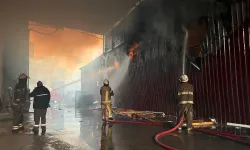 İzmir Buca'da sanayi yangını: 7 iş yeri zarar gördü