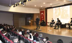 İzmir Çiğli'de Barış Manço ve Cem Karaca şarkılarıyla anıldı