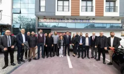 İzmir'de Başkan Tugay'dan Gümüştekin'e ziyaret