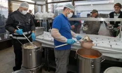 İzmir'de dayanışma seferberliği! Büyükşehir milyonlara ulaştı