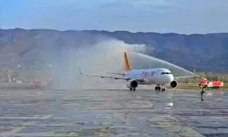Tokat-İzmir uçuşları başladı... İlk sefere su takı seremonisi
