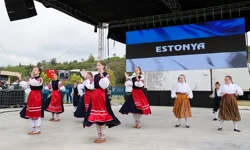 Antalya Çocuk Festivali renkli görüntülere sahne oldu