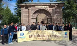 Bursa'da Başkan Yılmaz gençlere fethi anlattı