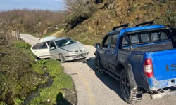 Düzce'de iki aracın çarpıştığı kazada 3 kişi yaralandı