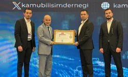 Kamu Bilişim'den İletişim'e başarı belgesi