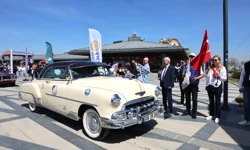 Klasik Otomobil Turu Bursa'yı renklendirdi... 'Klasik'ler geleceğe umut oldu