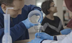 Kocaeli'de gençler ve özel bireylerden sakız kokulu kolonya