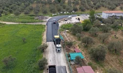 Balıkesir'de yol çalışmalarına devam ediyor