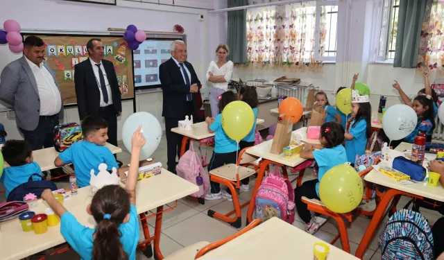 Başkan Şadi Özdemir’den “Okula hoş geldin” hediyesi