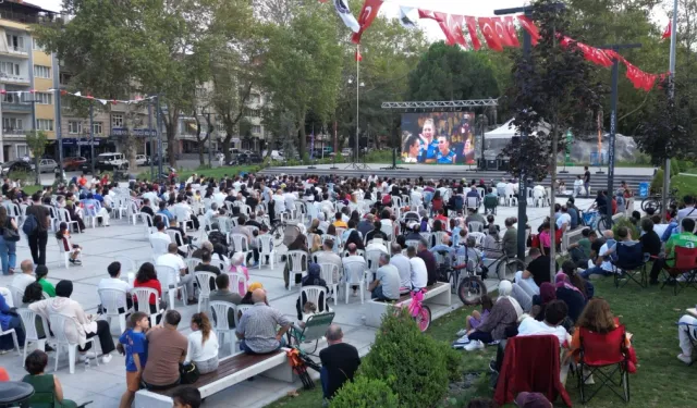 Bursa İnegöl tribününden 'Milli'lere tam destek