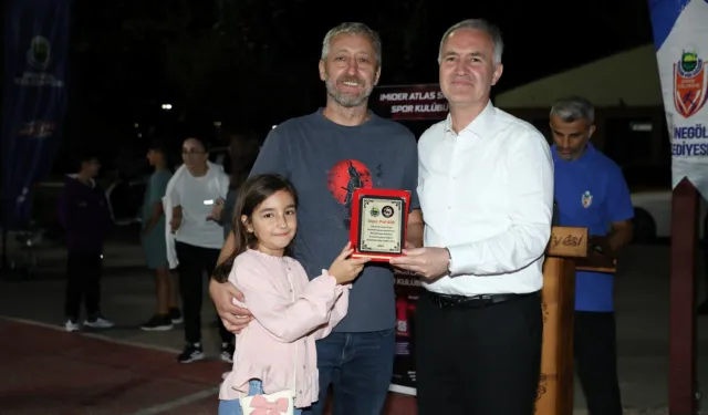 Bursa İnegöl'de sokak basketbolunda kupalar sahiplerini buldu