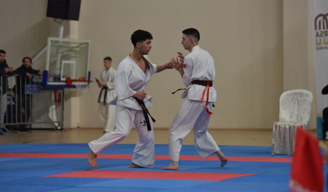 Bursa Yıldırımlı karatecilerden madalya yağmuru
