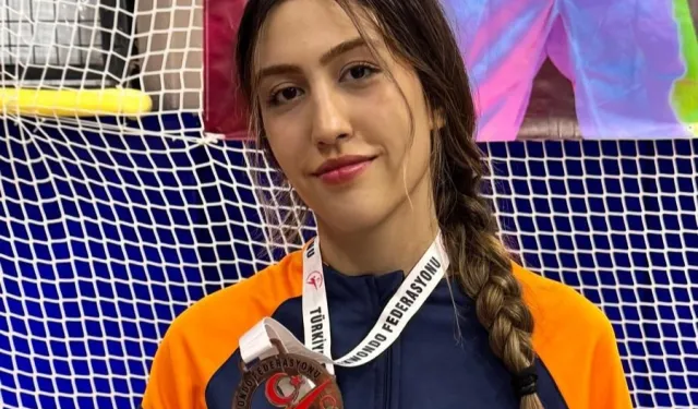 Bursa'da Osmangazili taekwondocudan bronz madalya