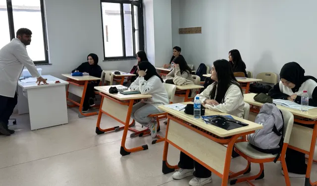 Çayırova Gençlik üniversiteye hazırlanıyor