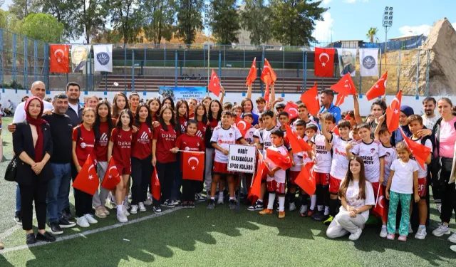 İzmir Karabağlar'da amatör spor kulüplerine büyük destek