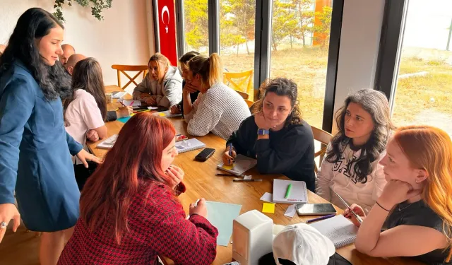 Kocaeli'de Çınar Akademi öğretmenlerine mesleki eğitim semineri