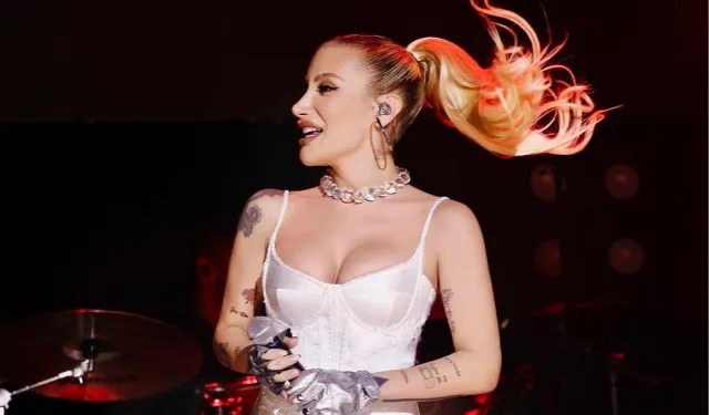 Sezen Aksu'dan İrem Derici'ye özel şarkı