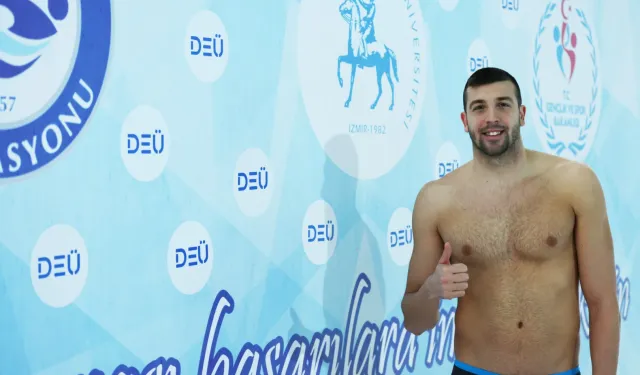 Dokuz Eylül kapılarını milli yüzücüye açtı