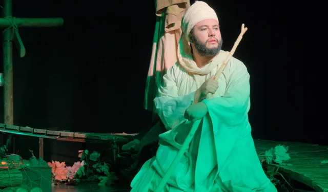 Kocaeli Şehir Tiyatroları'na Bursa İnegöl'de alkış yağmuru