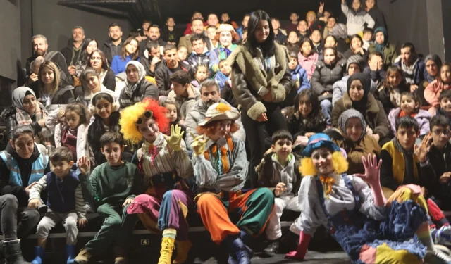 Özel gereksinimli bireyler kahkahaya boğuldu