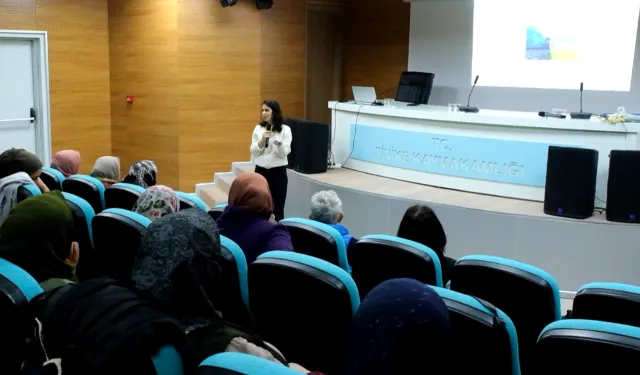 Antalya'da 'Çevre Dostu Çiftçi Kart' tanıtıldı