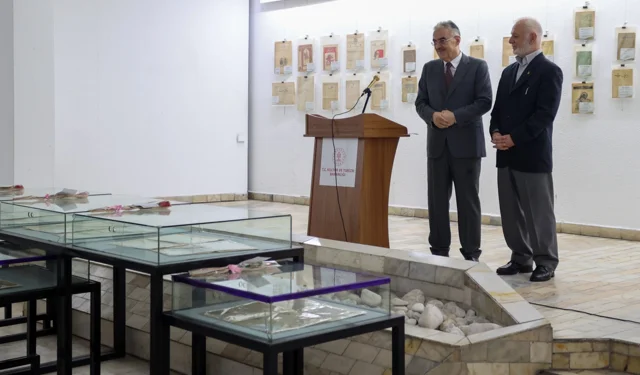 Bursa'da Osmanlıca dergi ve gazete sergisi açıldı