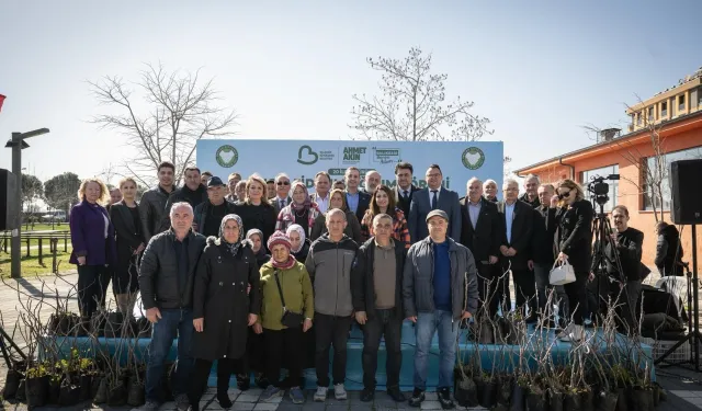 Balıkesir Büyükşehir'den üreticilere 100 incir fidanı