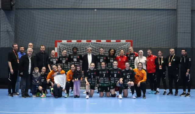 Bursa Büyükşehir Belediyespor zirveyi sevdi