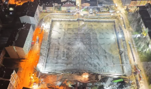 Eskişehir'de 5 bin metreküplük dev beton dökümü