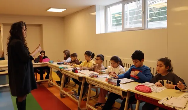İstanbul Maltepe'de dil kurslarıyla geleceğe hazırlanıyorlar