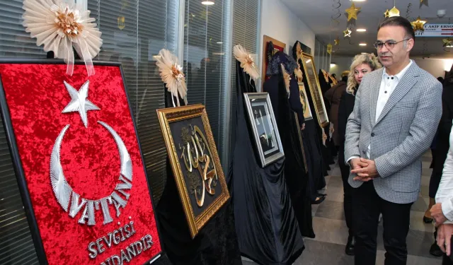 İzmir'de 'Sanatın Diliyle Değerlerimiz' sergisi açıldı