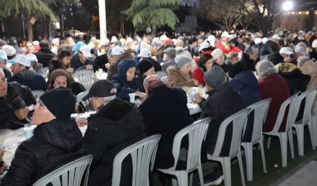 İzmit sofrasını bu kez Yahya Kaptan'la paylaştı