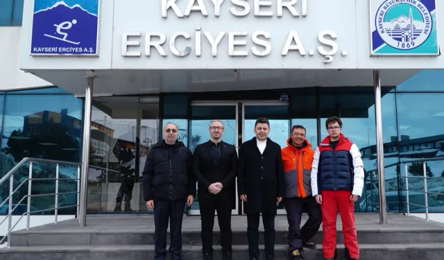 Kayseri'de Ulaştırma Bakan Yardımcısı'na Erciyes sunumu