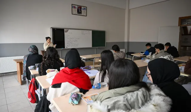 Malatya'da gençlerin üniversite hedefine Büyükşehir desteği