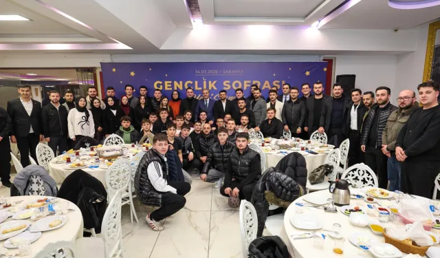 Sakarya'da Başkan Alemdar gençlere buluştu
