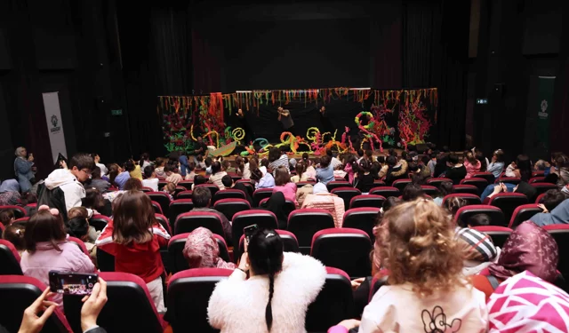 Konya Karatay'da çocuklar tiyatroda buluşuyor