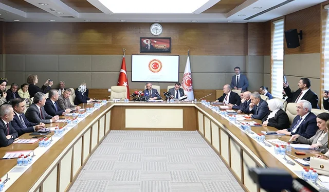 Okul Saldırılarının Nedenlerini Araştırma Komisyonu TBMM'de ilk toplantısını yaptı