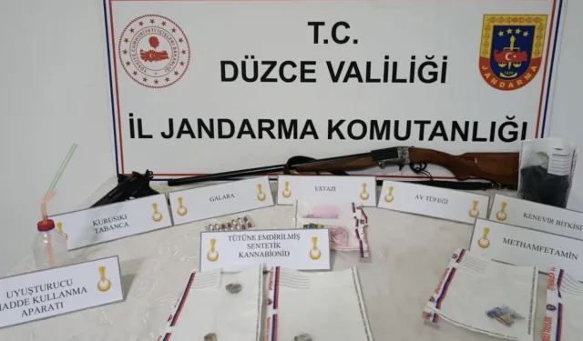 Düzce'de uyuşturucuya 2 tutuklama