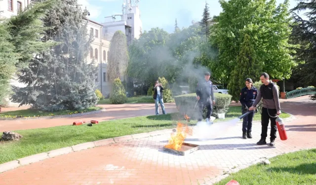 Eskişehir'de otelde yangın tatbikatı gerçeğini aratmadı