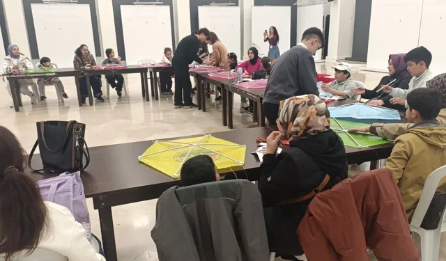 İstanbul Maltepe'de annelere özel uçurtmalar tasarlandı