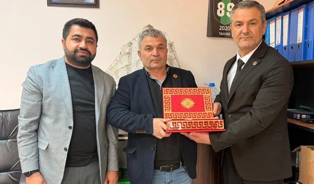 İzmit Belediyesi muhtarları mutlu günlerinde unutmuyor