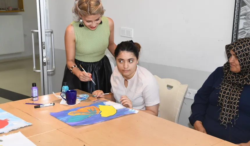 Malatya'da otizmli çocuklar yeteneklerini sergiliyor