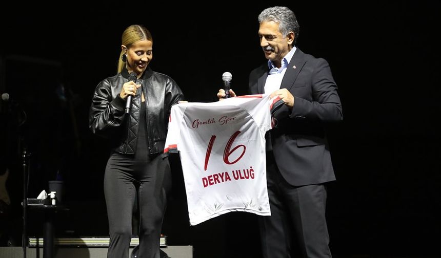 Gemlik Zeytini Festivali Derya Uluğ Konseriyle Başladı