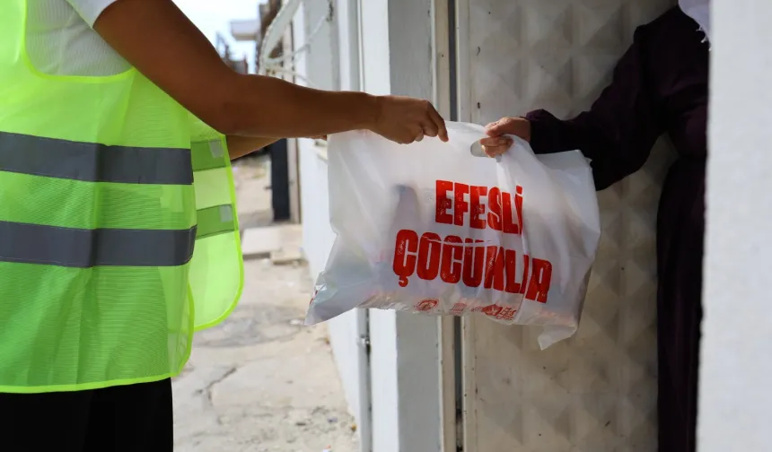 Efes Selçuk'ta beslenme çantaları dayanışma ile doluyor